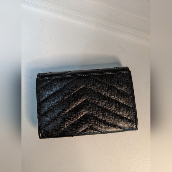 Yves Saint Laurent CASSANDRE MATELASSÉ "LIVE SHOW TODAY" - Picture 2 of 5